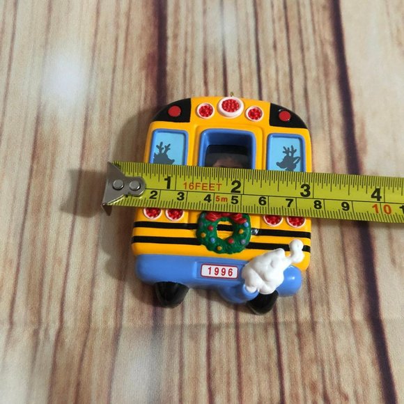 On My Way School Bus Photo Holder Hallmark Christmas Ornament QX5861 1996 DV55 - Picture 5 of 7